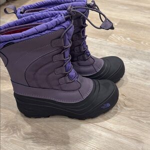 North Face big girls Kids Purple and Black Winter Boots